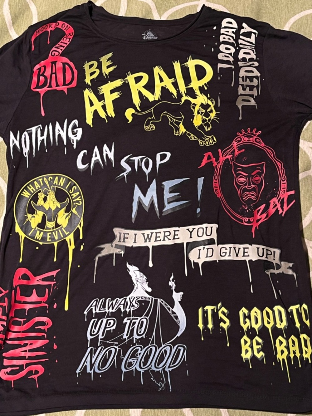 Disney Women’s Villain Shirt Size L